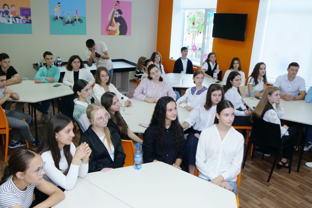 Караван гражданского образования посещает северные регионы Молдовы. День 2
